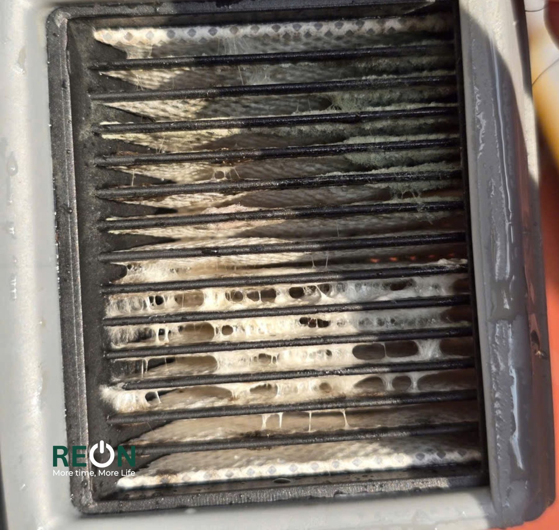 tu-bao-duong-may-hut-bui-lau-nha-tineco-floor-one-s7-stretch-steam-reon-center