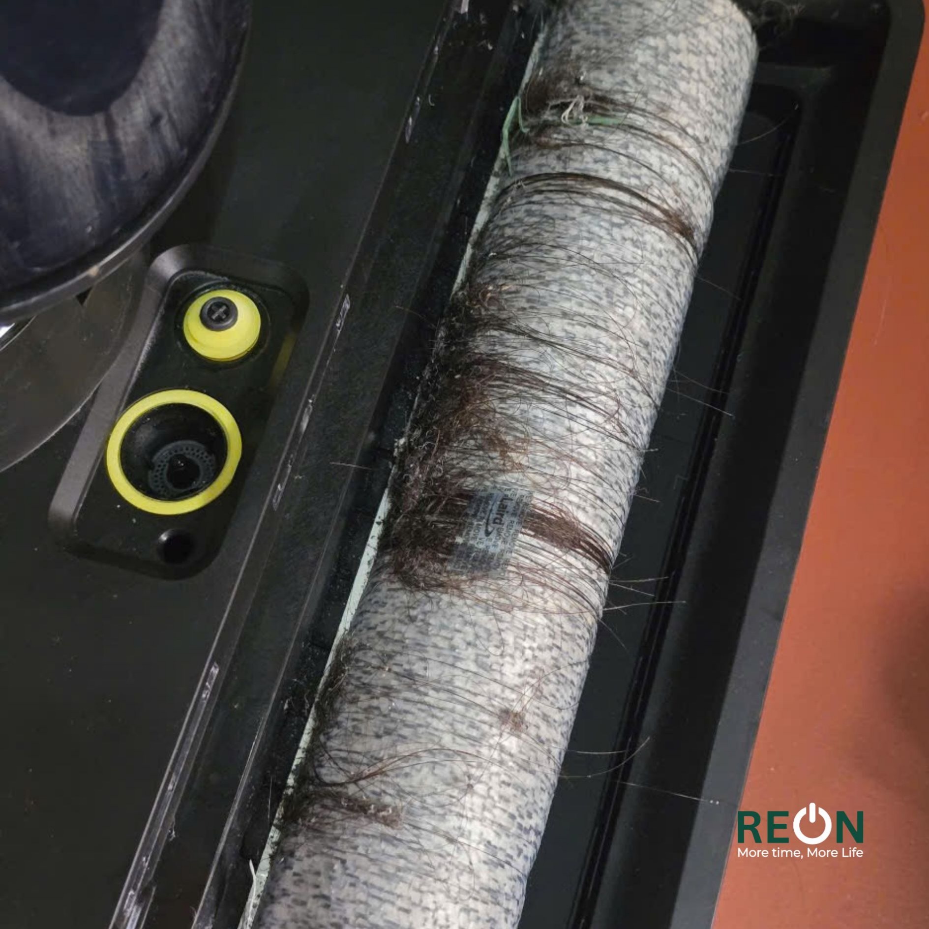 tu-bao-duong-may-hut-bui-lau-nha-tineco-floor-one-s7-stretch-steam-reon-center